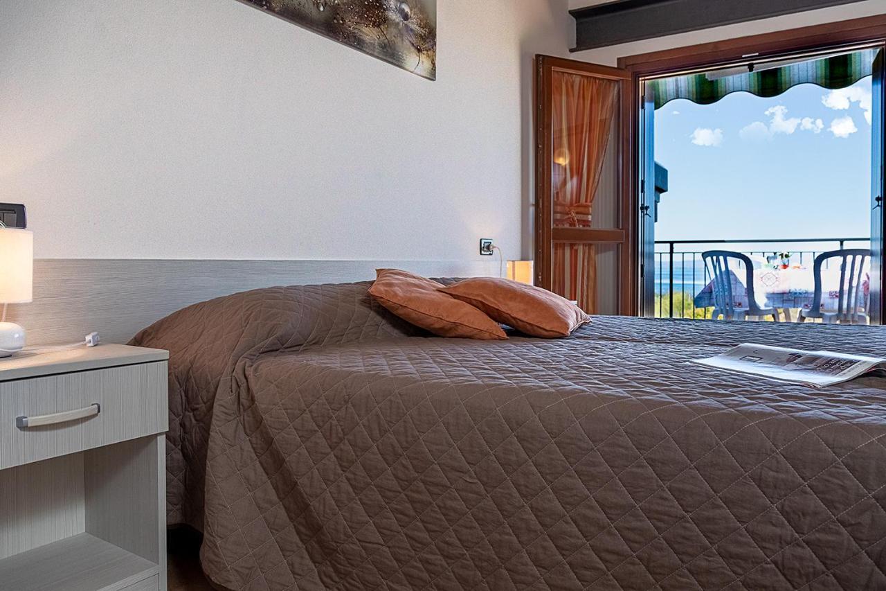 Apartments Eden - Regarda Travel Lazise Ngoại thất bức ảnh