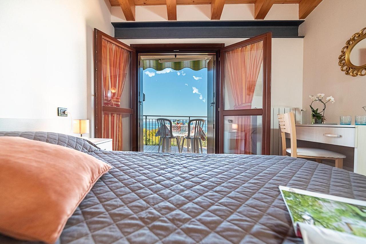 Apartments Eden - Regarda Travel Lazise Ngoại thất bức ảnh